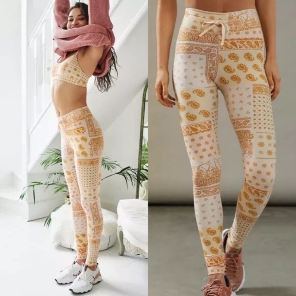 NWT Anthropologie The Upside Carmen Bandana Leggings Large Pink Peach Gold